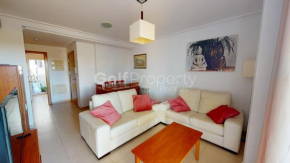 Charming 2 Bed Apartment with Golf Course Views
